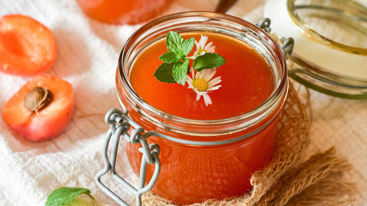 Glass Bottles and Jars: The Finishing Touch for Your Homemade Products