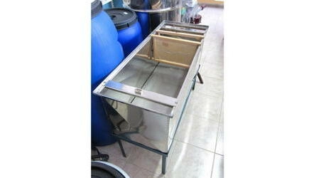Lusitana/Reversible Uncapping Container